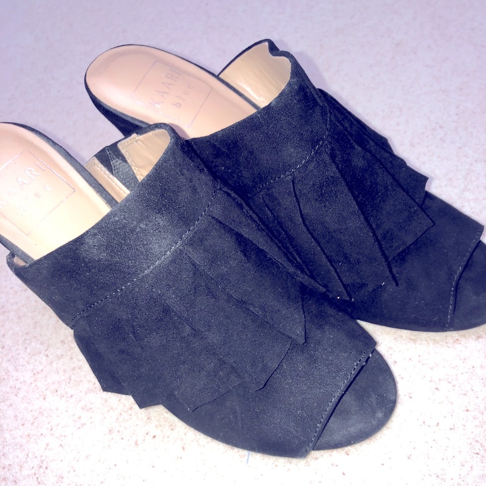 Ruffled bootie slides